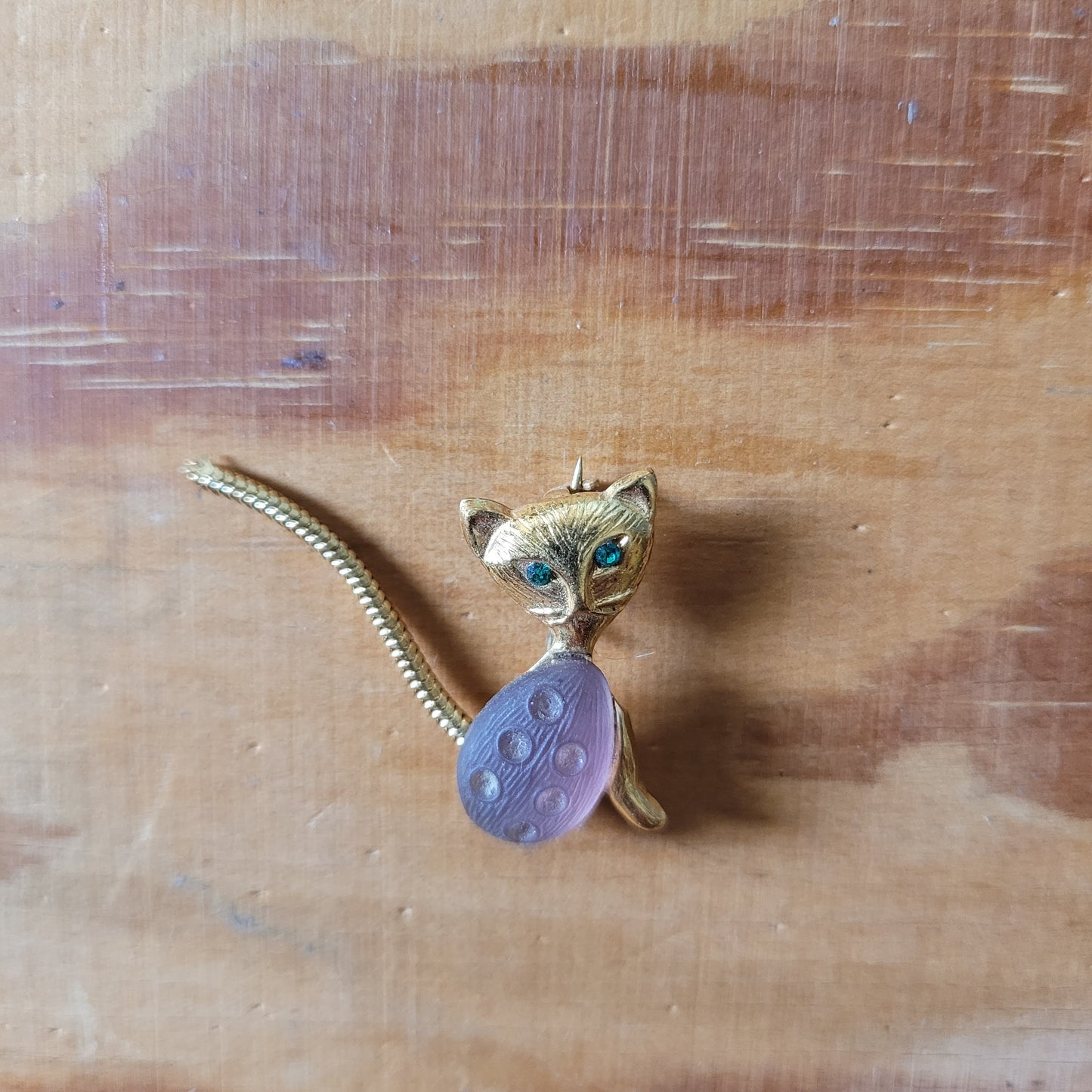 1960s Ges Gesch, Germany gold-tone lilac glass jelly belly kitten brooch, stamped
