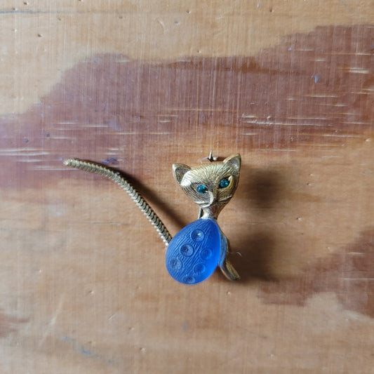 1960s Ges Gesch, Germany gold-tone blue glass jelly belly kitten brooch, stamped