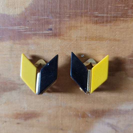 1980s black & mustard angular plastic clip-on earrings