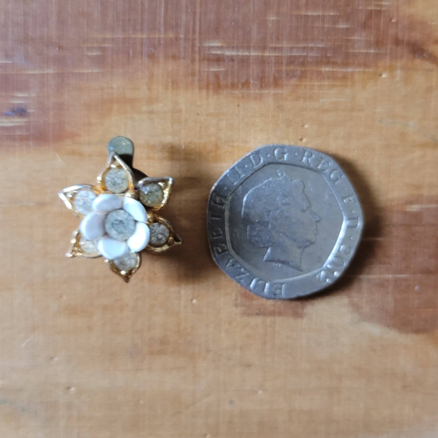 1950s white flower & diamante leaf clip-on earrings
