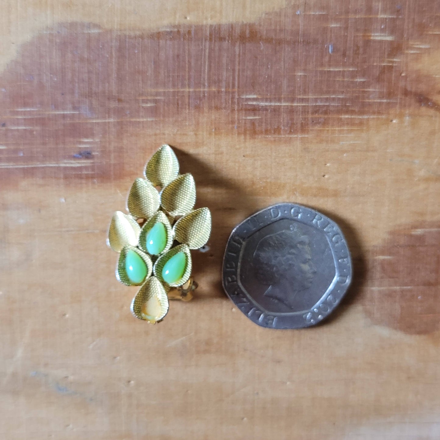 1960s gold-tone & green glass cabochon leaf clip-on earrings