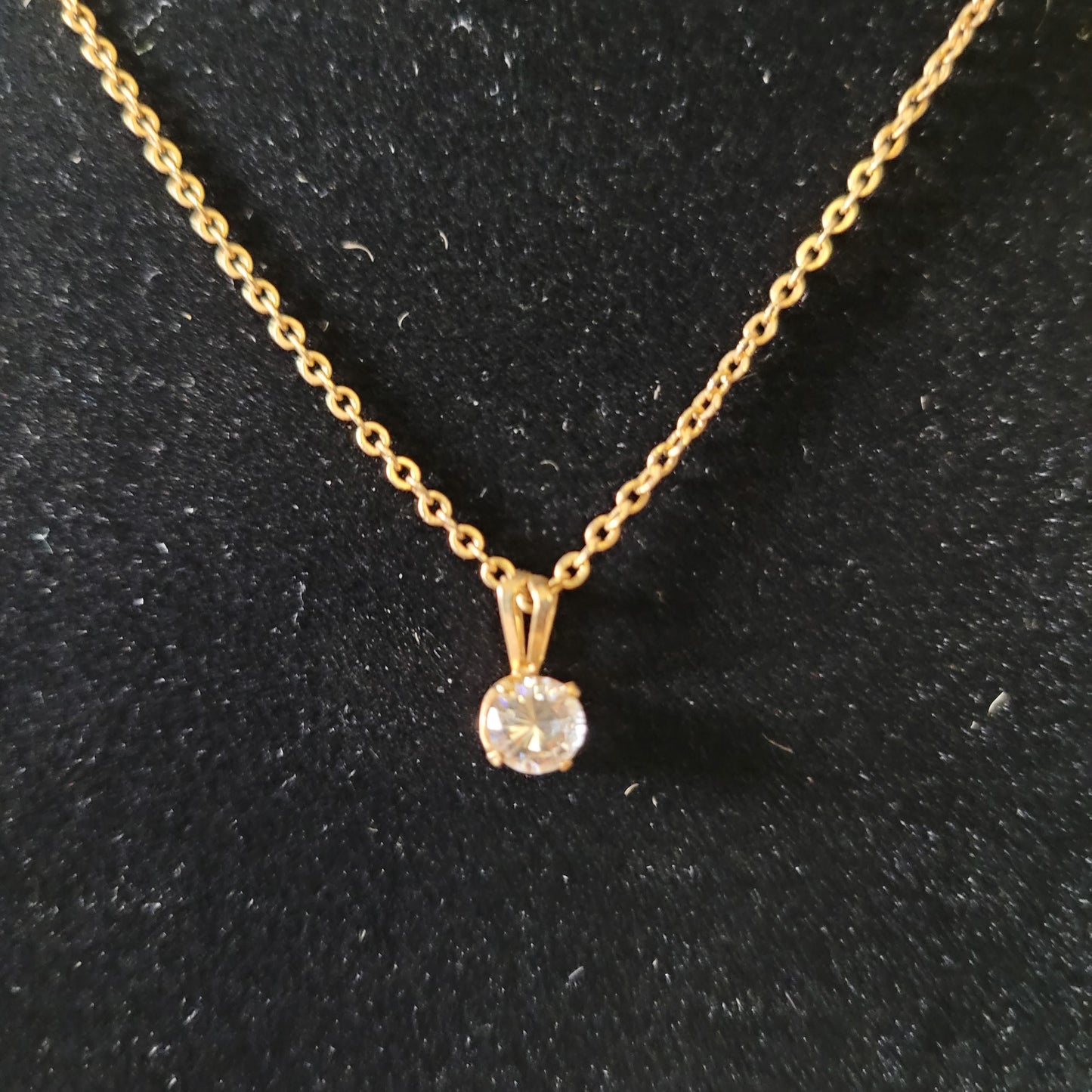 1980s/90s gold-tone solitaire pendant necklace