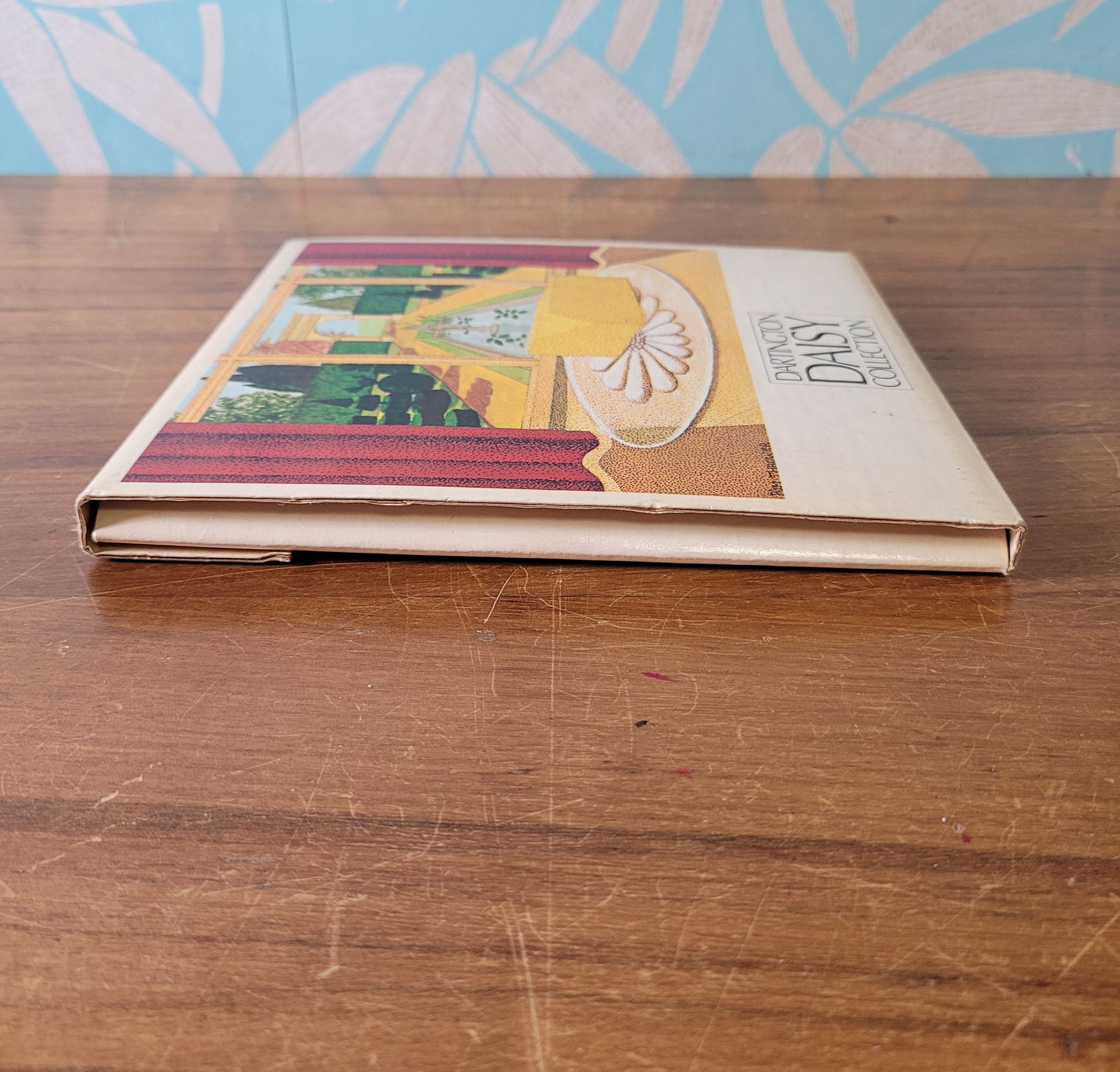 1970s Dartington Daisy Collection butter platter FT214 , designed by Frank Thrower