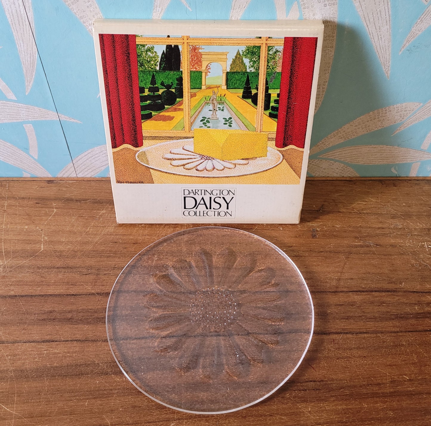 1970s Dartington Daisy Collection butter platter FT214 , designed by Frank Thrower