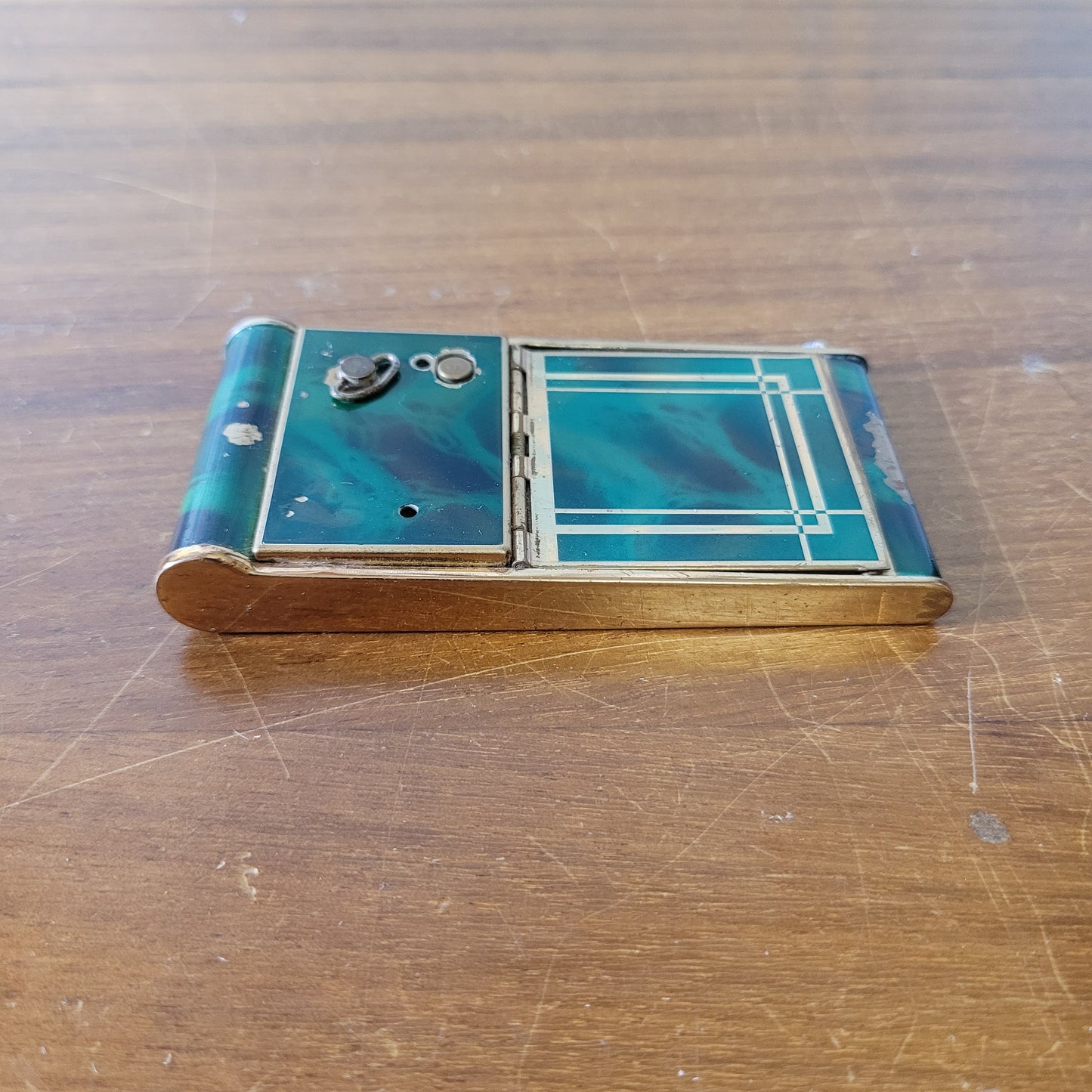 1930s French marbled green & gold-tone musical compact