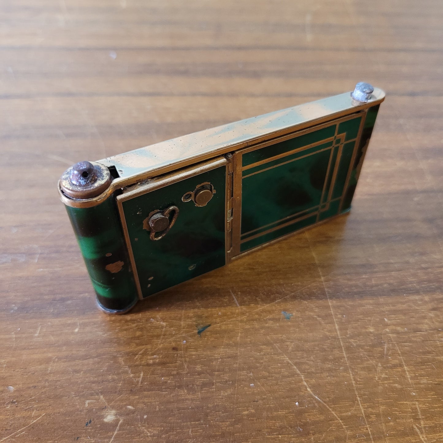 1930s French marbled green & gold-tone musical compact