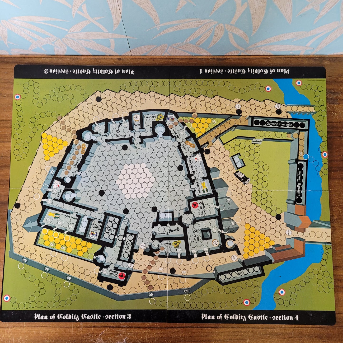 Vintage Gibson Games Escape from Colditz, the World War II game of escape... (complete)