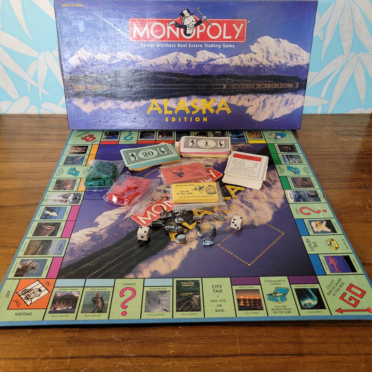 1997 Parker Brothers Monopoly Alaska Edition real estate trading game (complete)