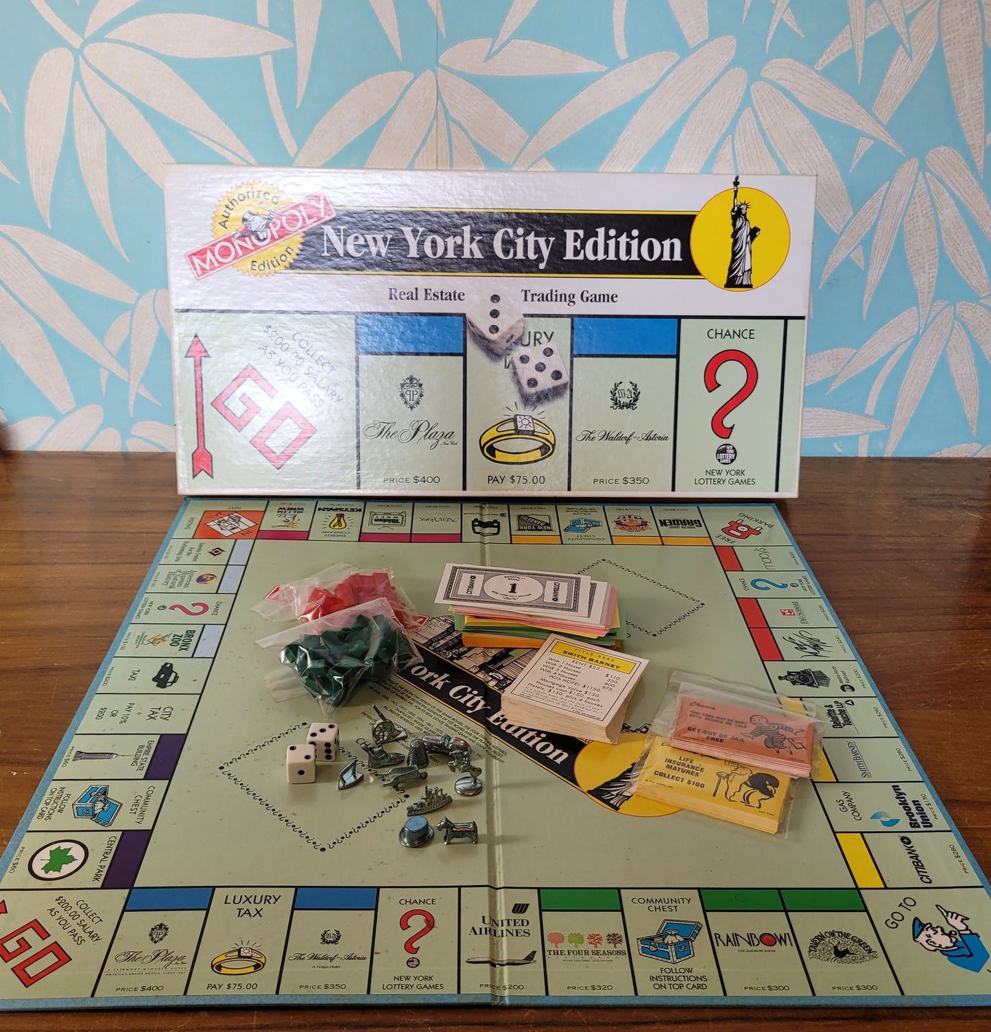 1996 Monopoly New York City Edition Real Estate trading game (complete)