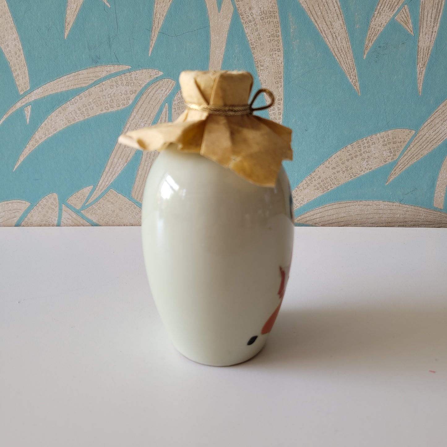 Vintage porcelain Japanese 'Furisode' sake bottle/flask