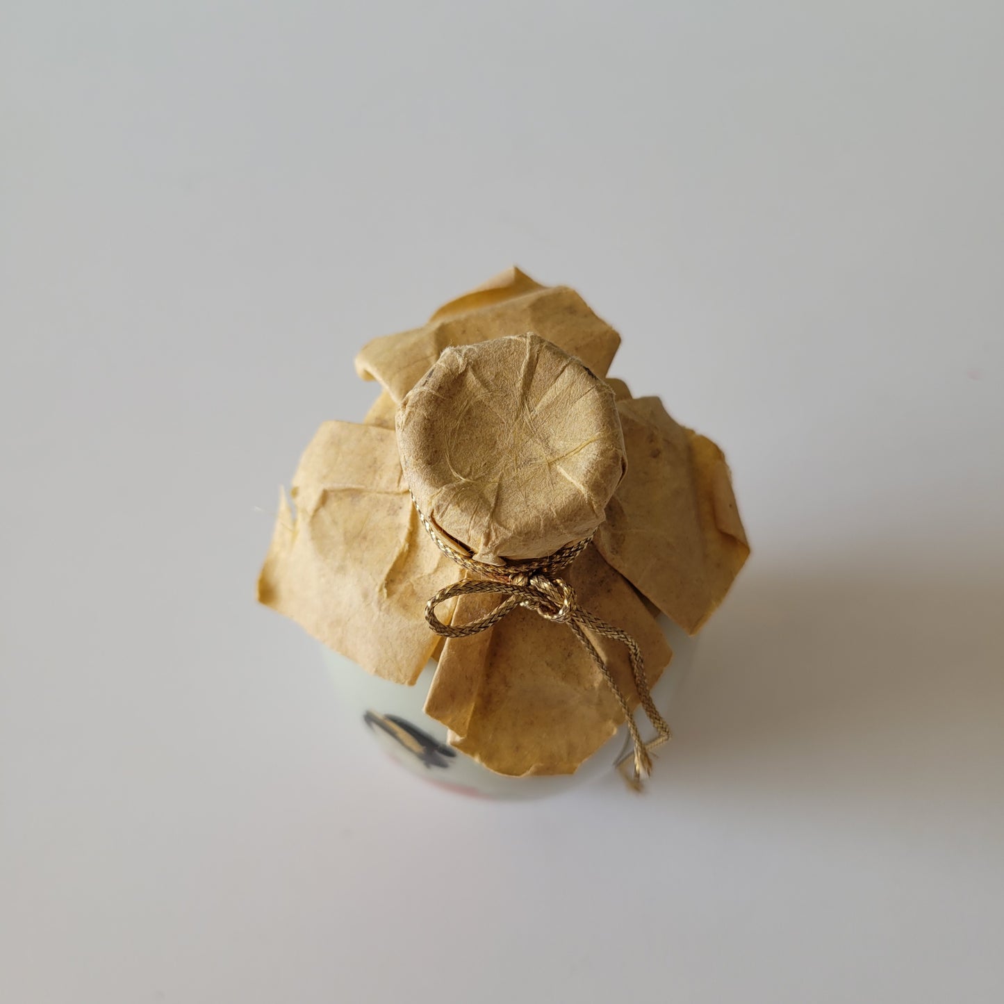 Vintage porcelain Japanese 'Furisode' sake bottle/flask