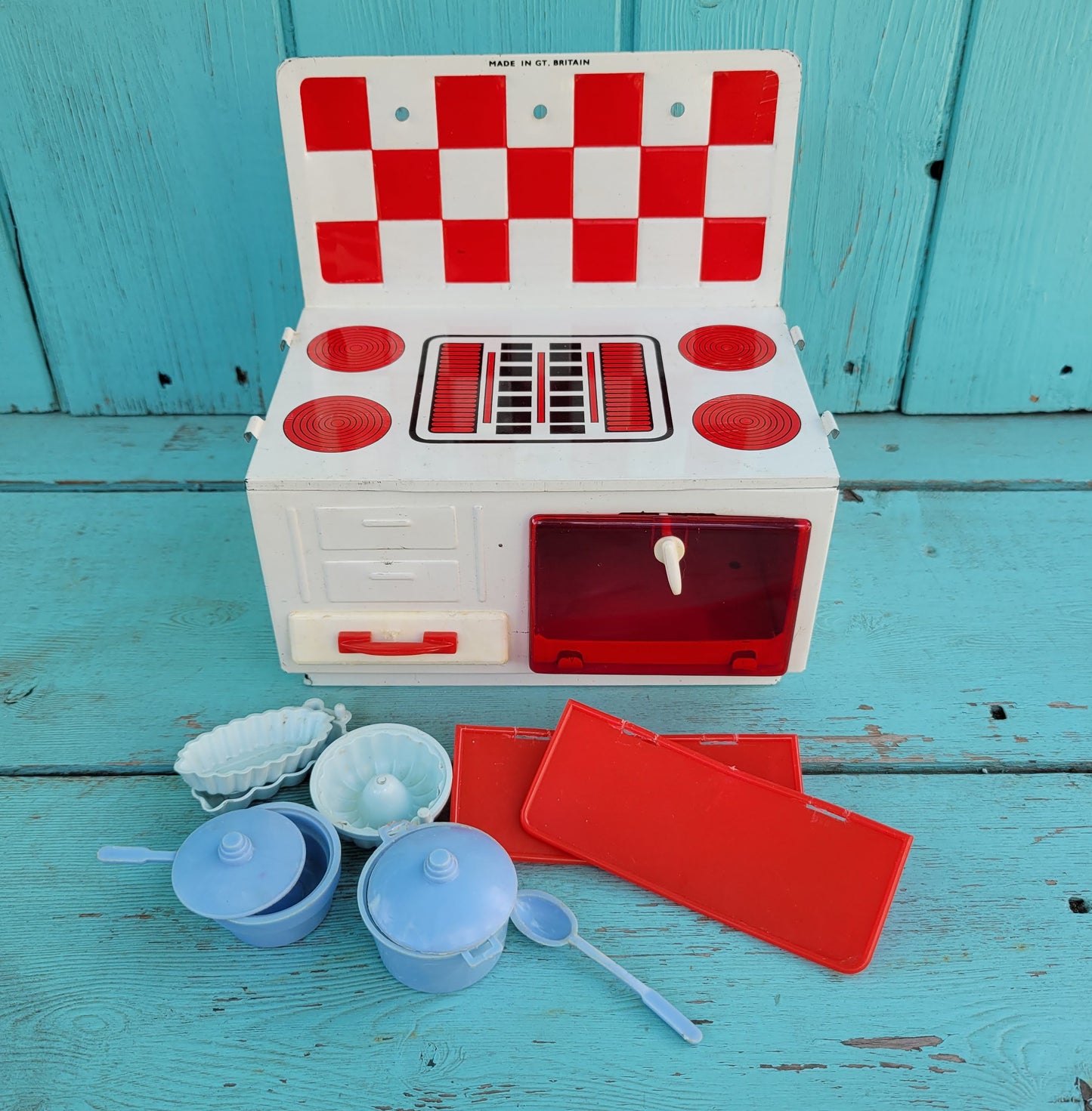 Vintage Wells-Brimtoy tin 'Junior Cooker', model 221, with original packaging