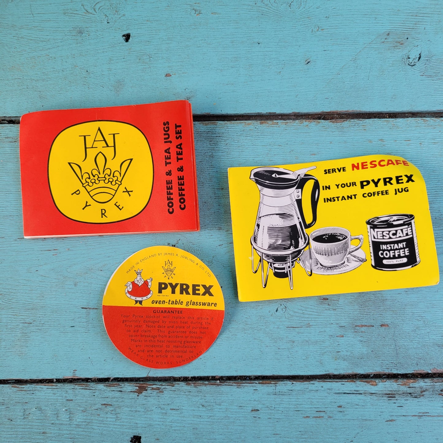 1970s Pyrex gold clover glass coffee jug with gold-tone stand & accessories