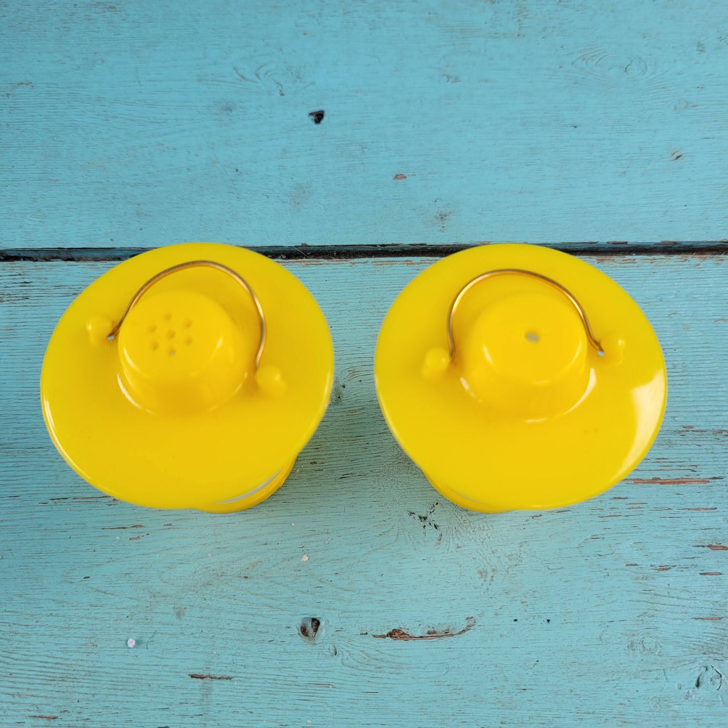 circa. 1960s hanging lantern salt & pepper set, boxed, item No 5-316