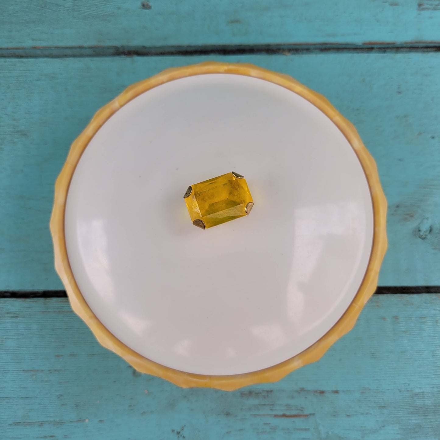 1960s Avon Topaze Beauty Dust marbled plastic face powder pot with plastic jewel detail (empty)