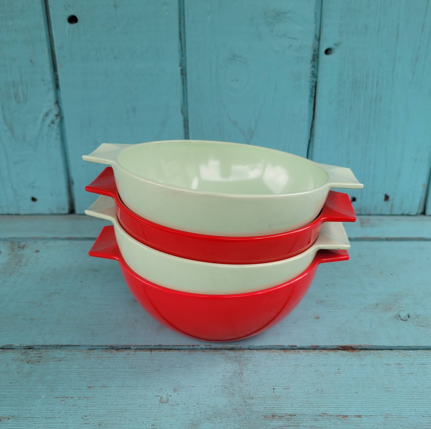 Four 1960s Melaware melamine handled bowls