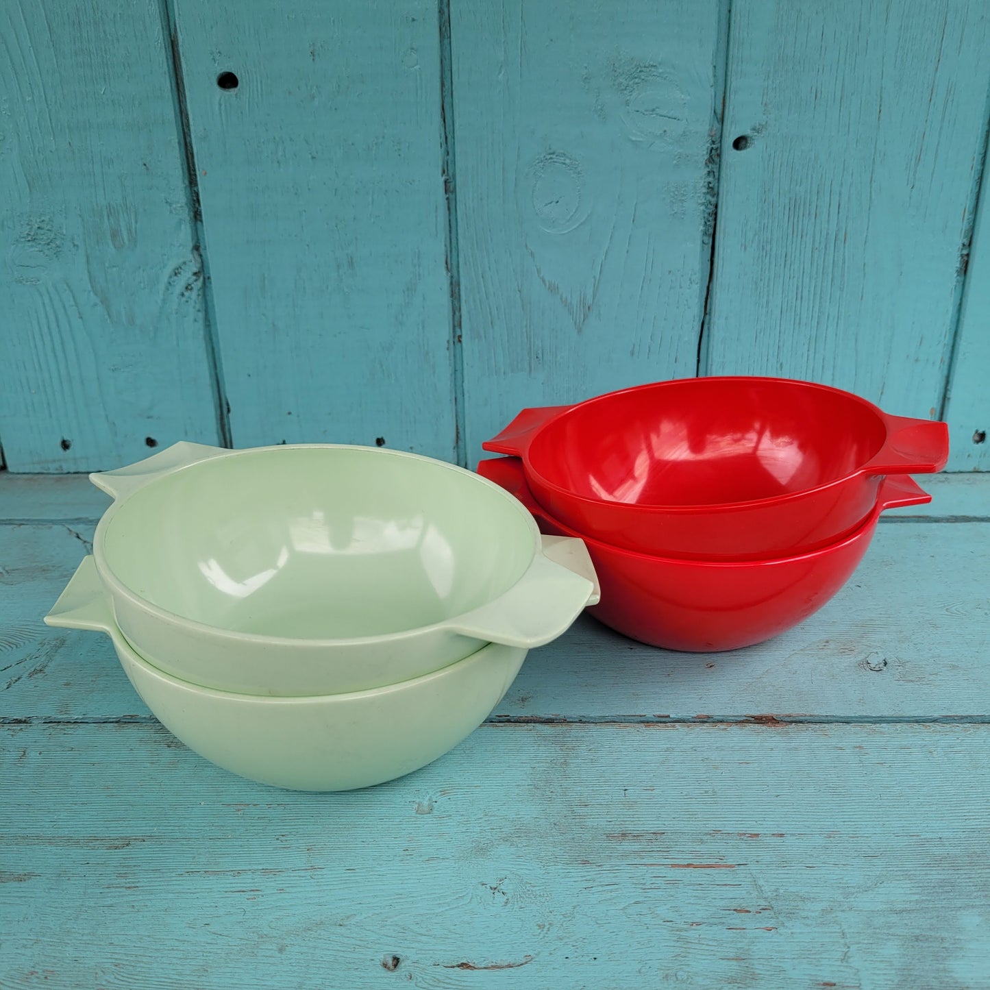 Four 1960s Melaware melamine handled bowls