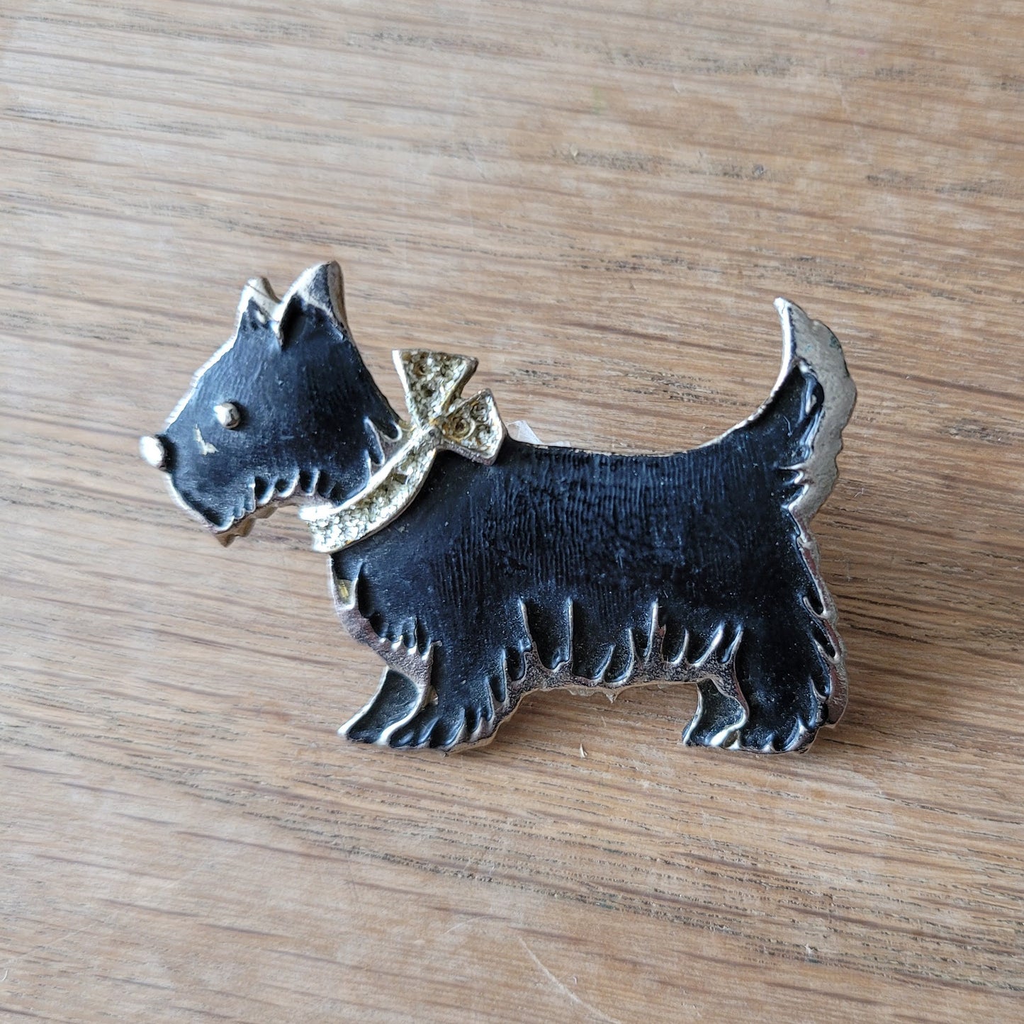 Mid-century Art Deco-style black enamel Scottie dog brooch