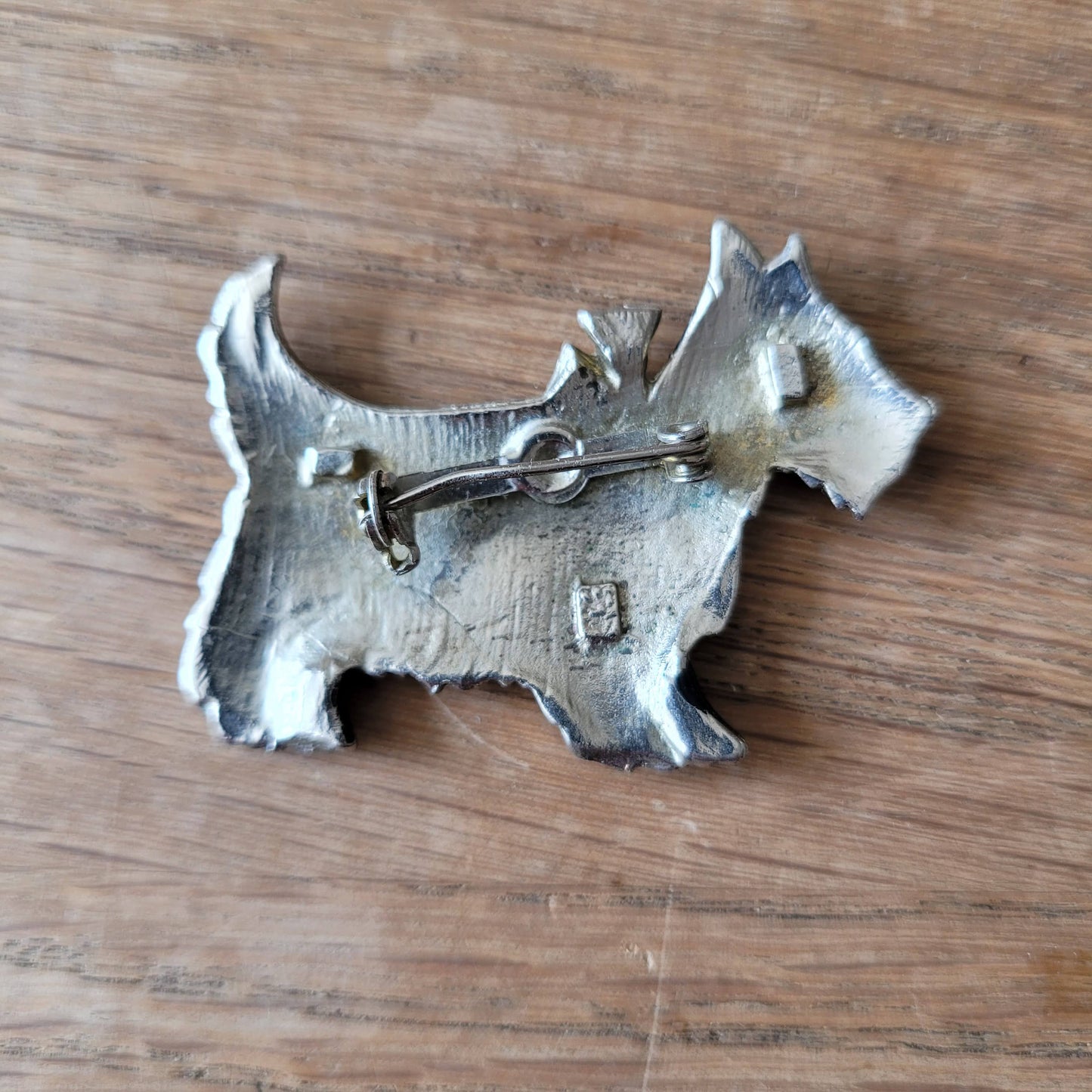 Mid-century Art Deco-style black enamel Scottie dog brooch