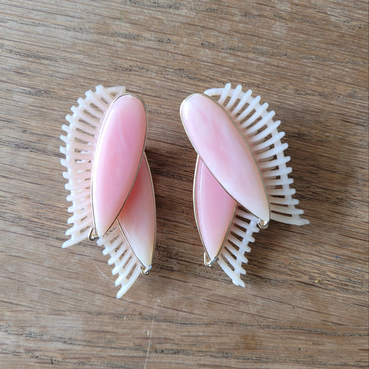 1980s pink marbled plastic & white fan detail clip-on earrings