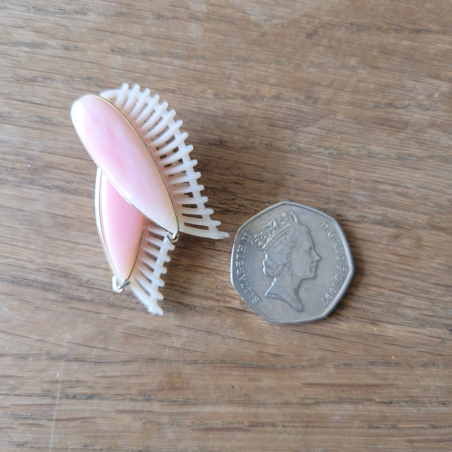 1980s pink marbled plastic & white fan detail clip-on earrings