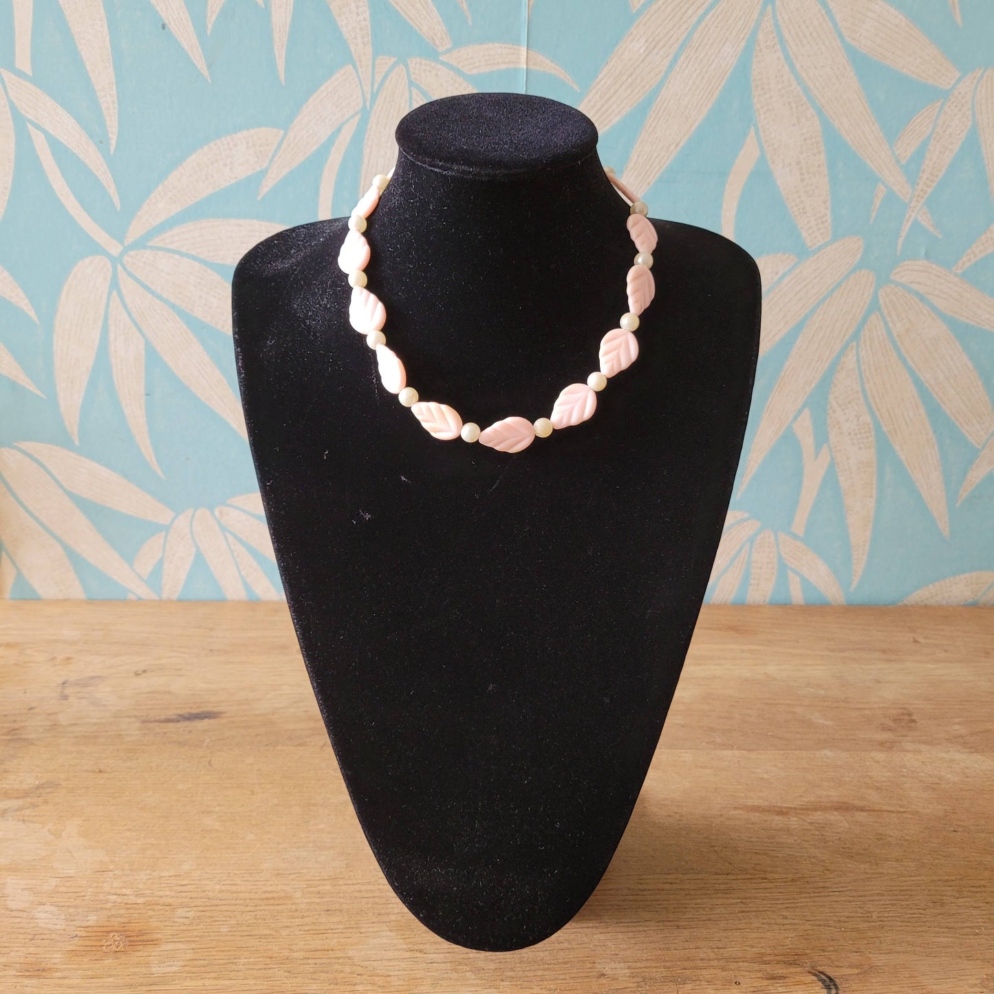 1950s/60s pink plastic leaf & faux pearl beaded necklace