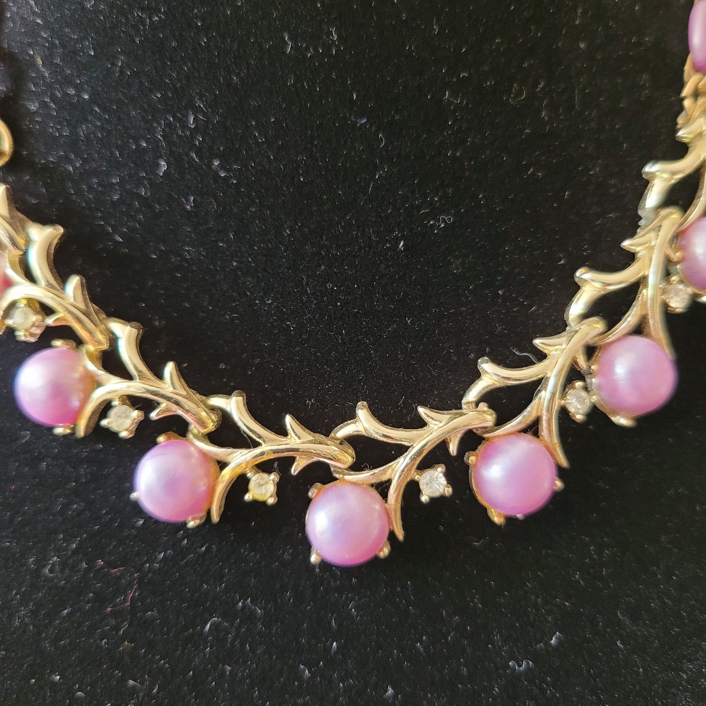 Mid-century gold-tone & purple plastic bead floral necklace