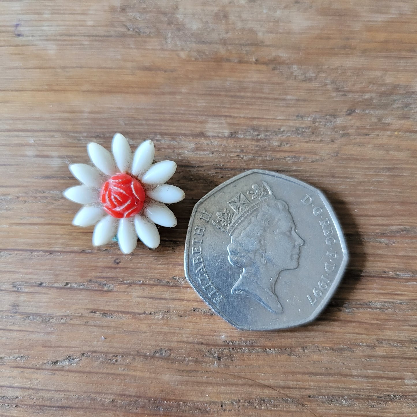 1960s white daisy & coral rose centre plastic clip-on earrings