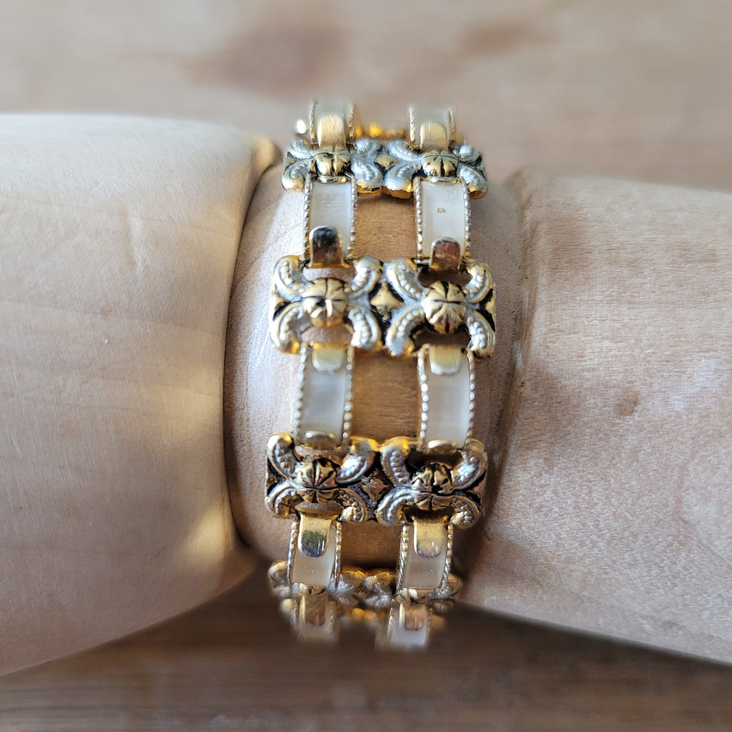 1950s/60s gold-tone ornate link bracelet with lucite panels & safety chain