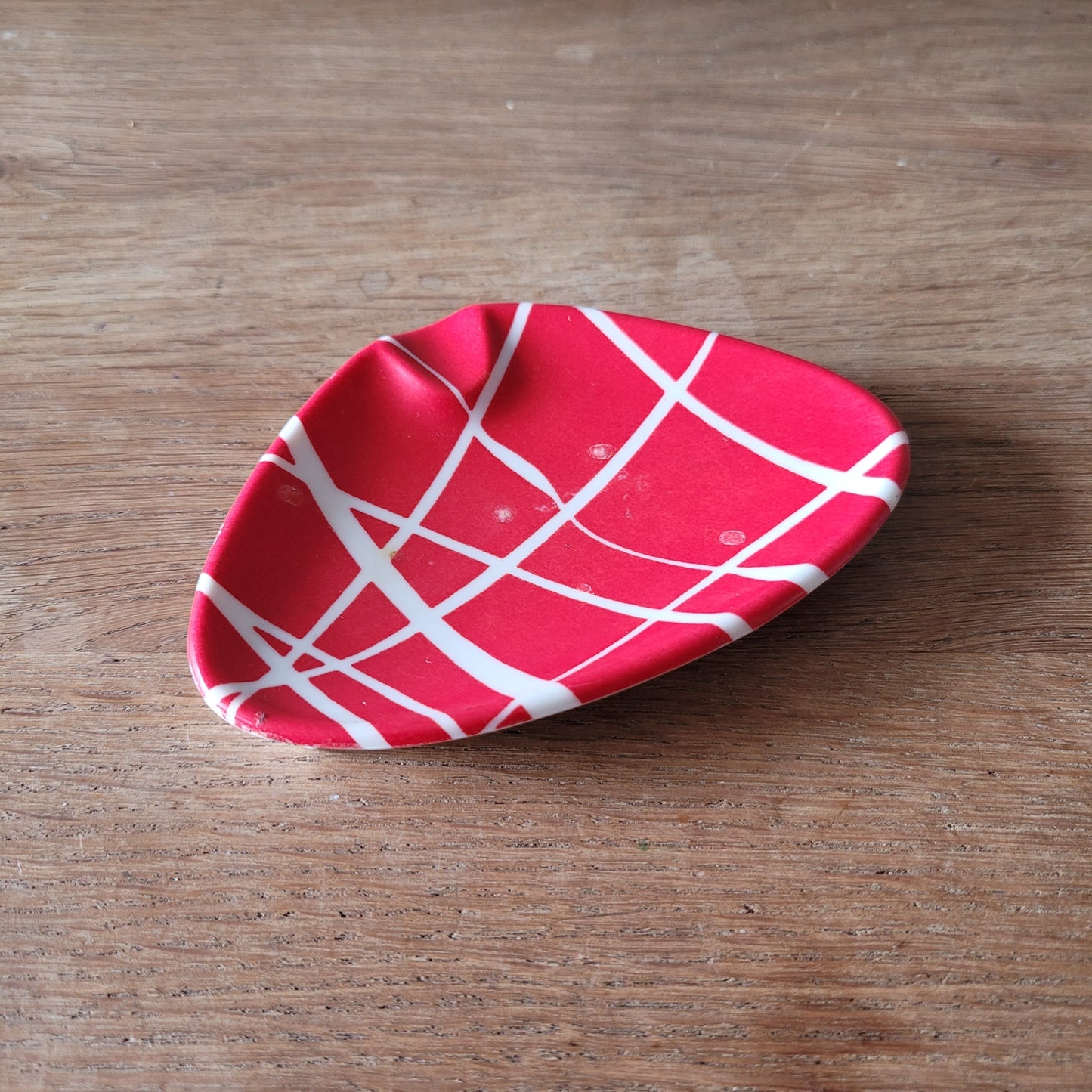 Mid-century Ornamin Permaware red & white abstract pattern ashtray/pin dish