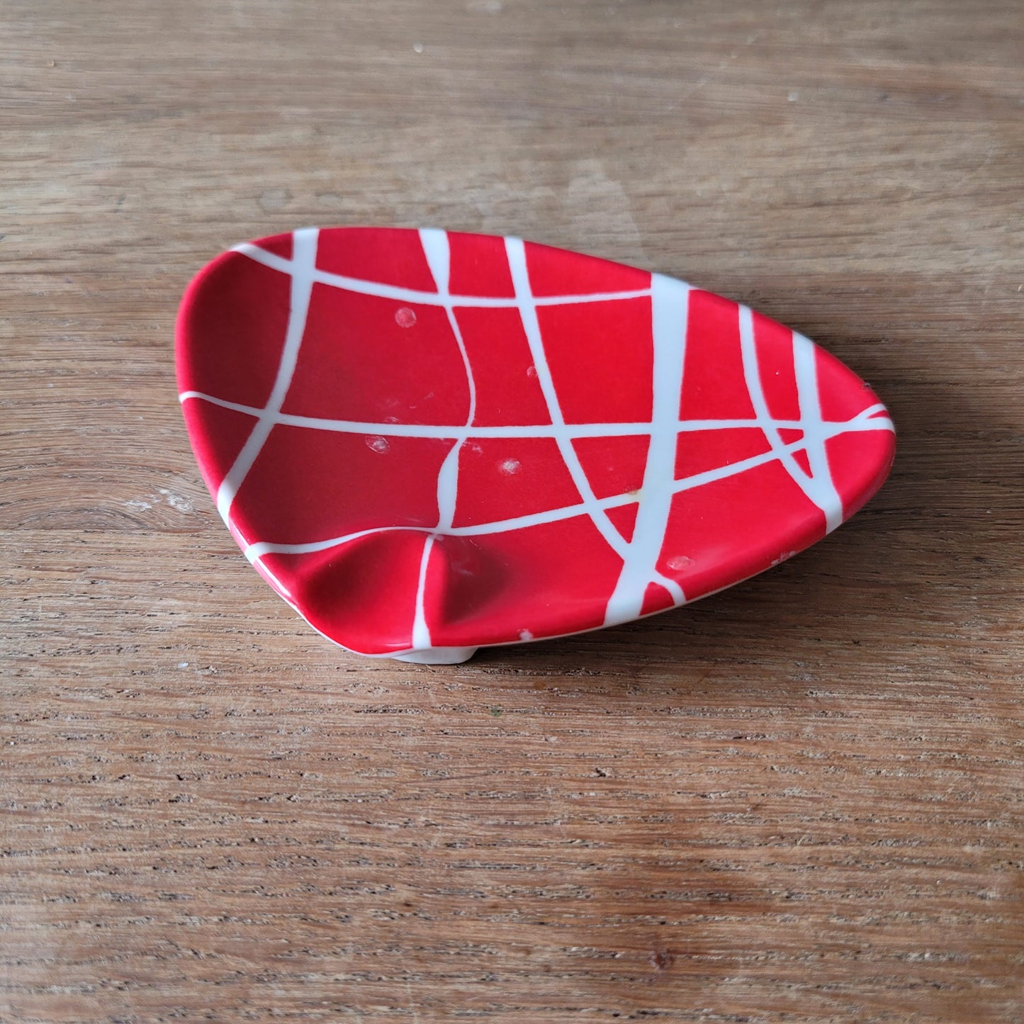 Mid-century Ornamin Permaware red & white abstract pattern ashtray/pin dish