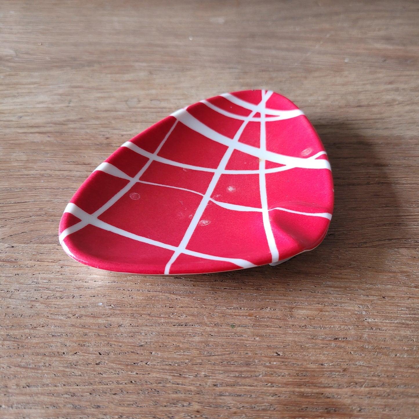 Mid-century Ornamin Permaware red & white abstract pattern ashtray/pin dish