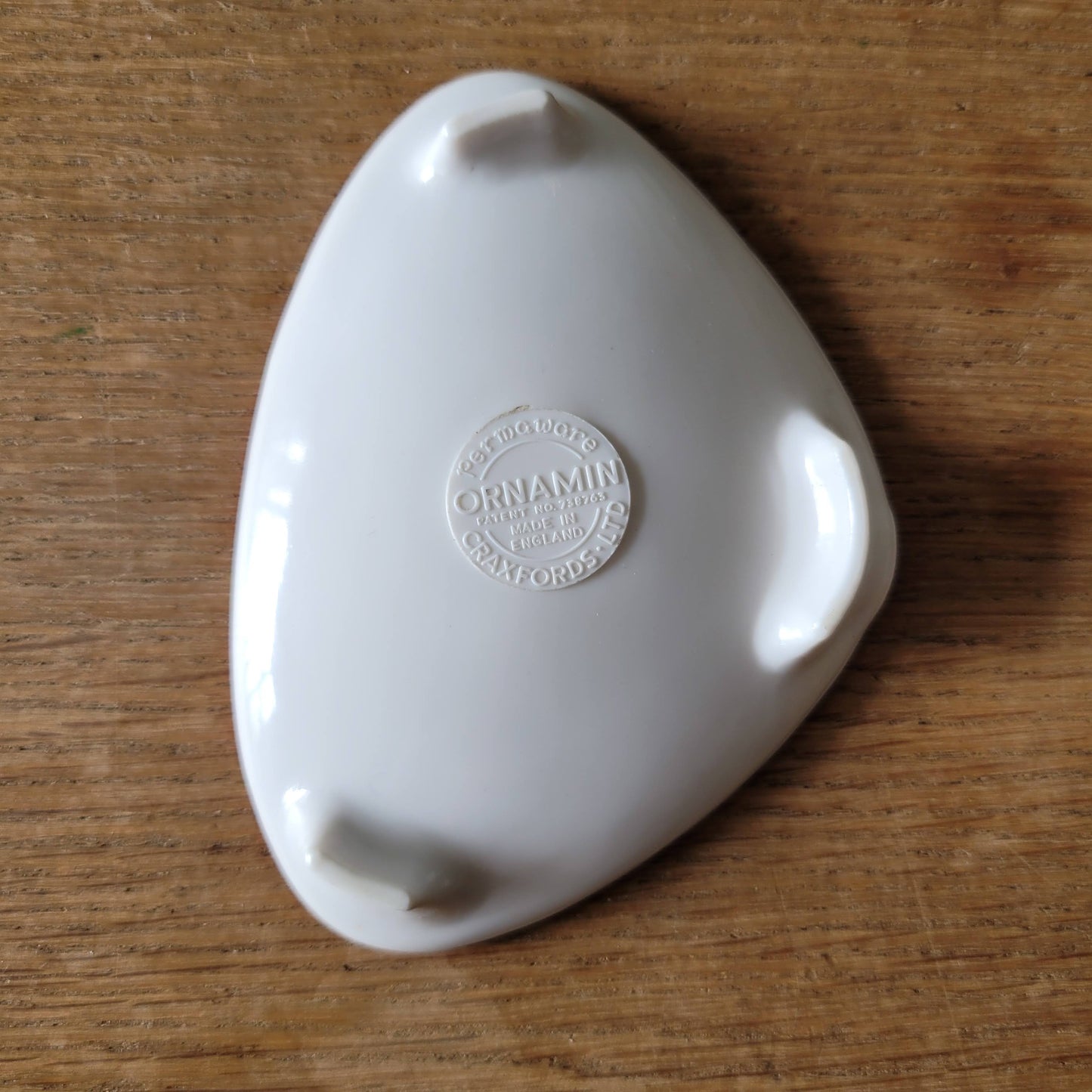 Mid-century Ornamin Permaware red & white abstract pattern ashtray/pin dish