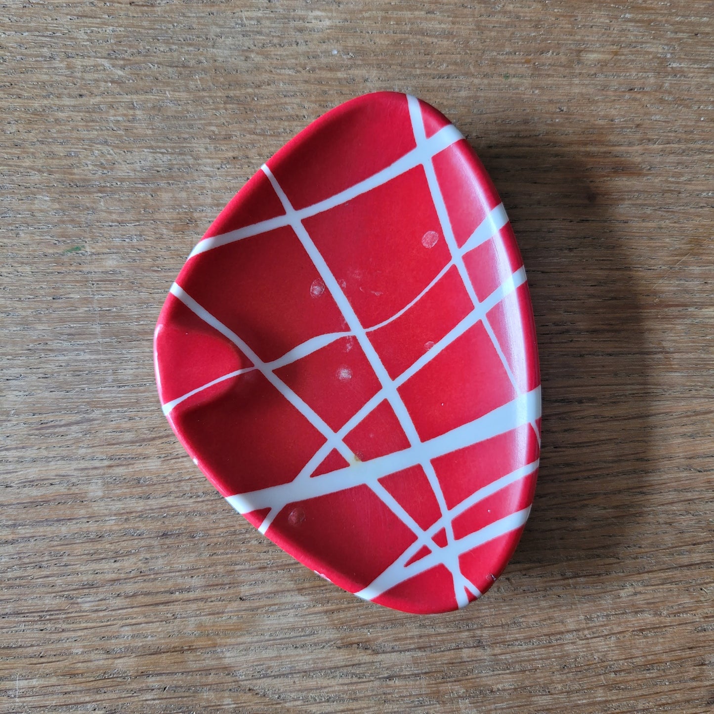 Mid-century Ornamin Permaware red & white abstract pattern ashtray/pin dish