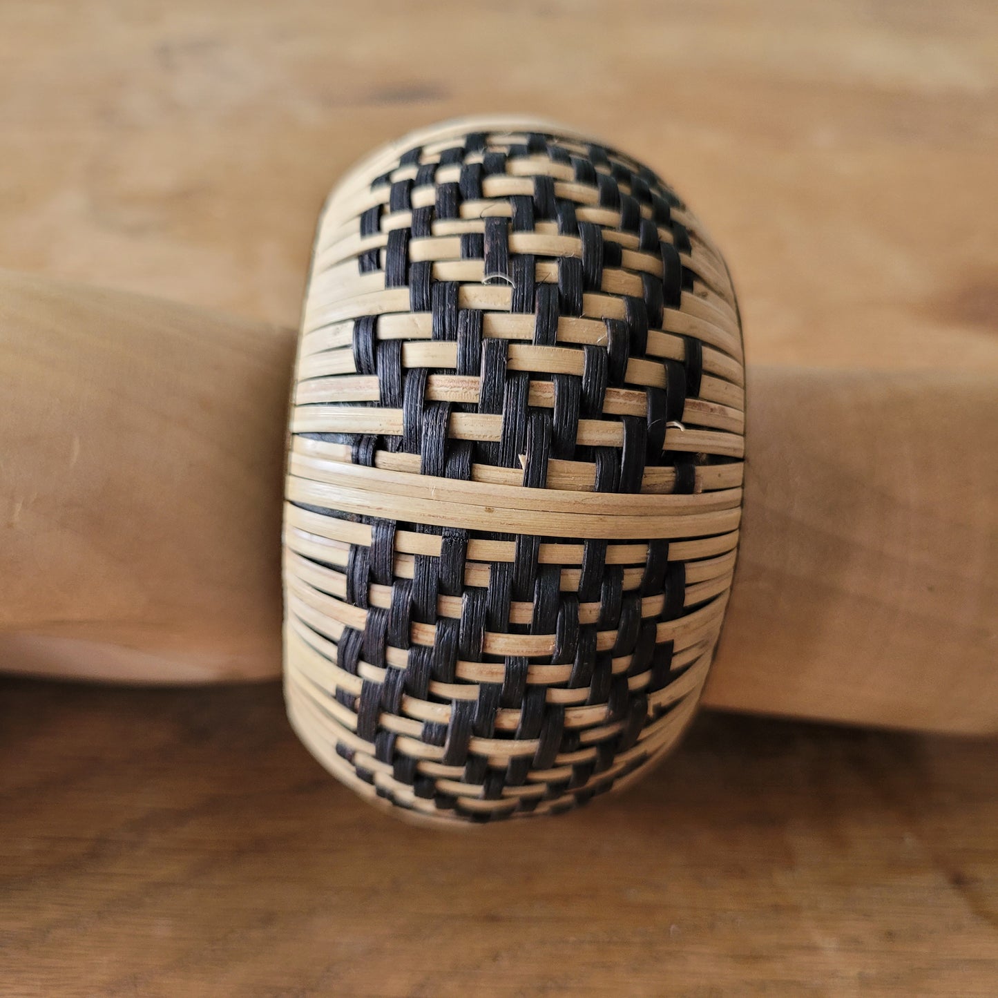 1970s woven cane & brass bangle with black & natural basketweave pattern