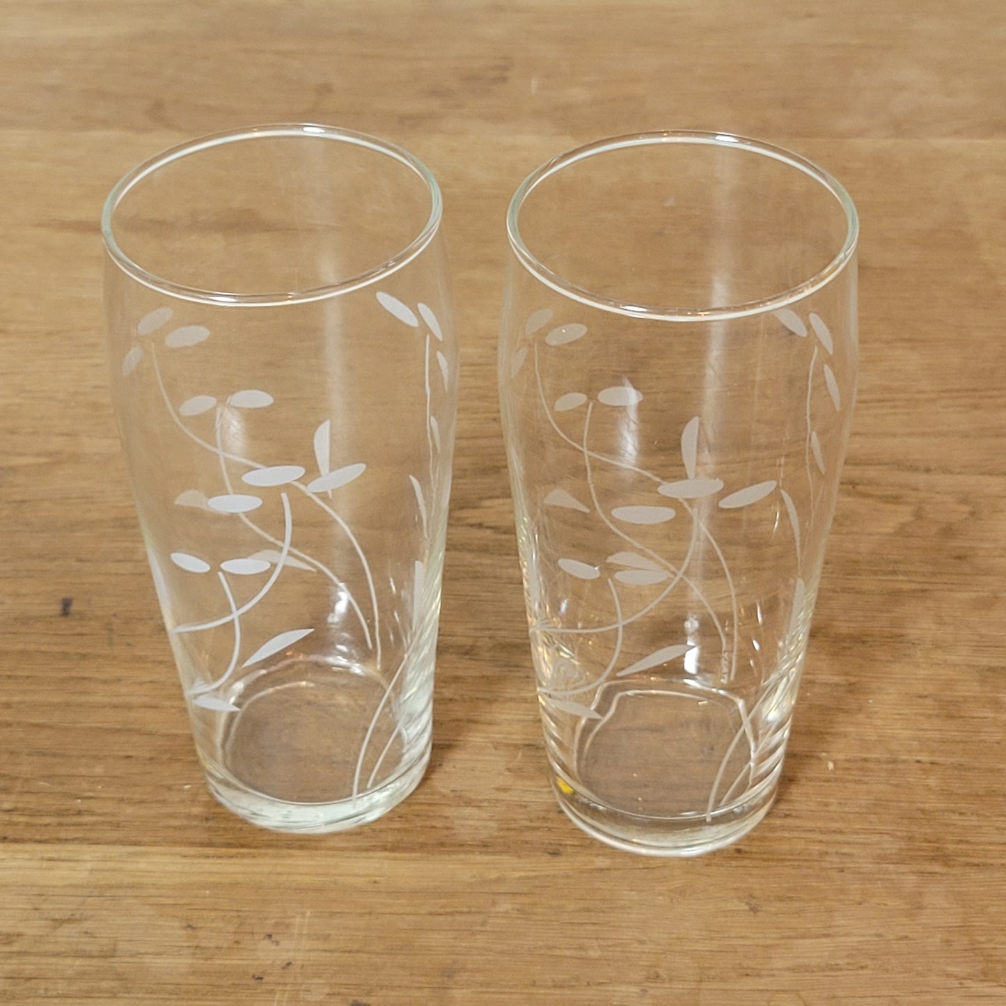 1950s pair of cut glass tumblers with abstract leaf design