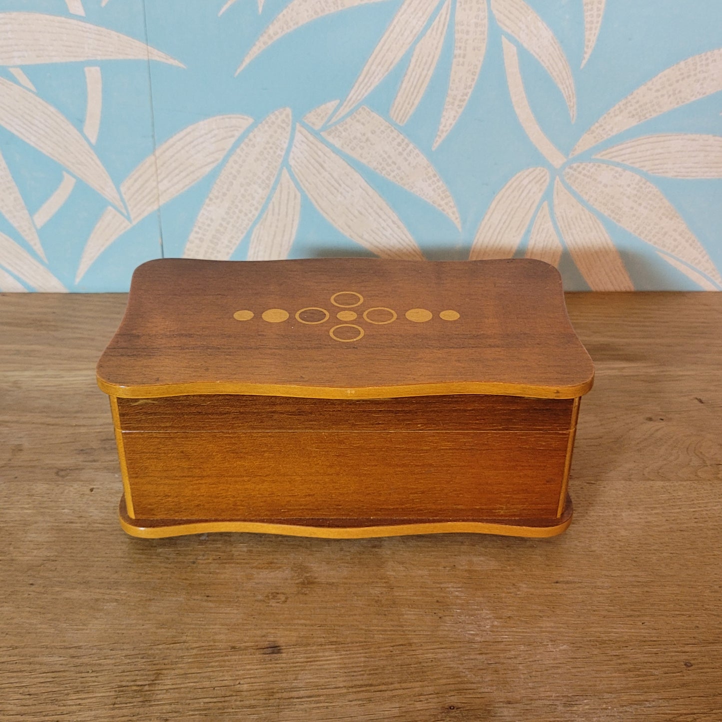 Vintage wooden musical cigarette box with three pirouetting dancing couples