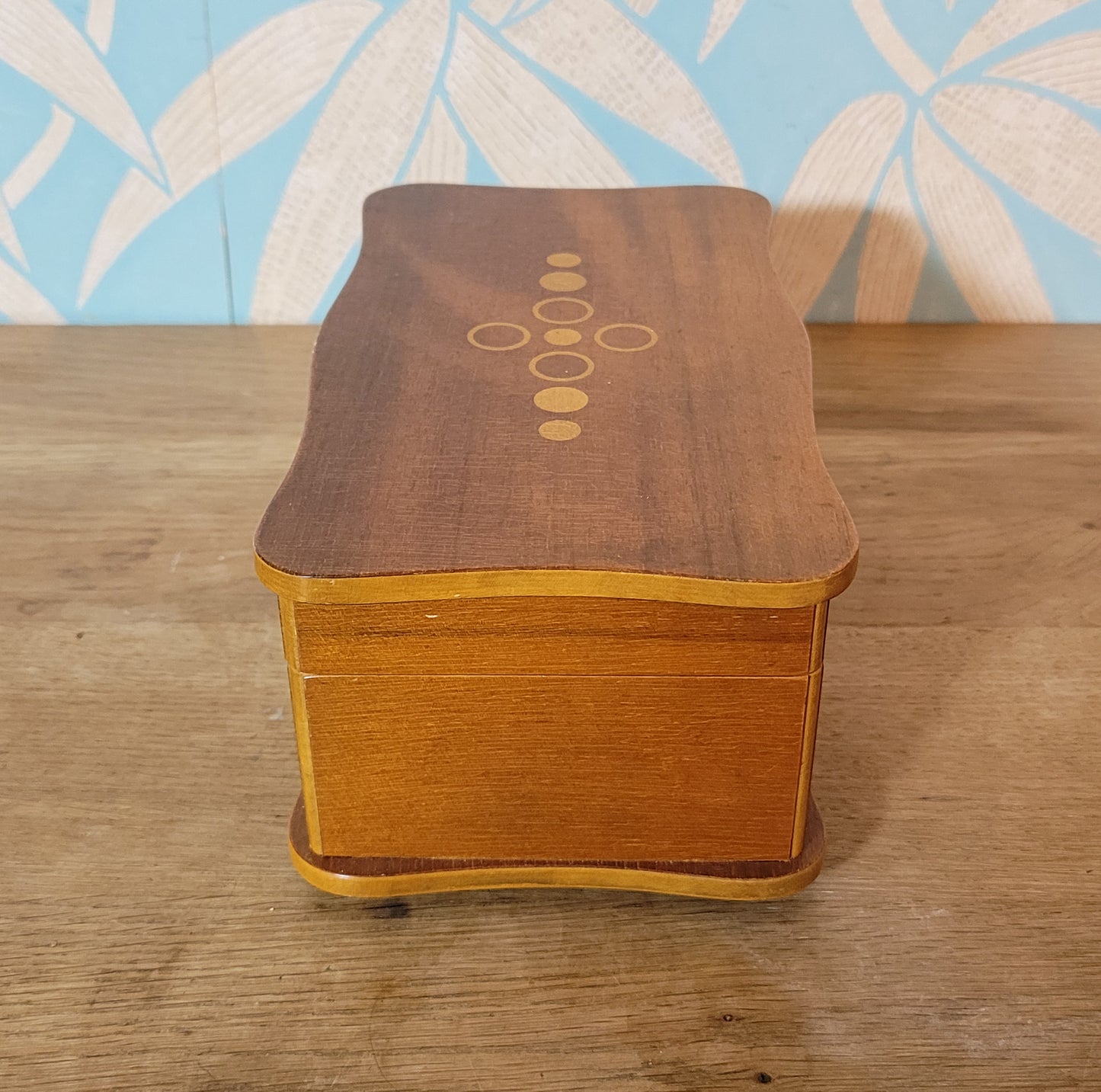 Vintage wooden musical cigarette box with three pirouetting dancing couples