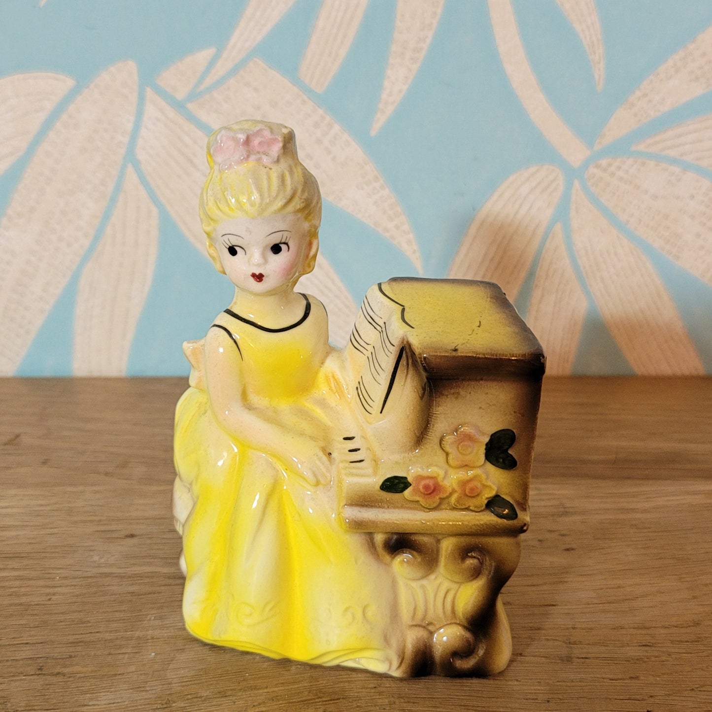 1950s/60s Japanware ceramic lady at piano planter vase