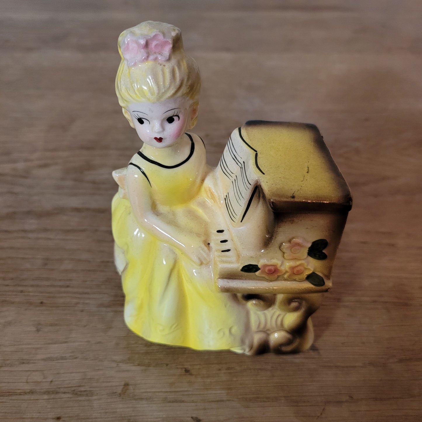1950s/60s Japanware ceramic lady at piano planter vase