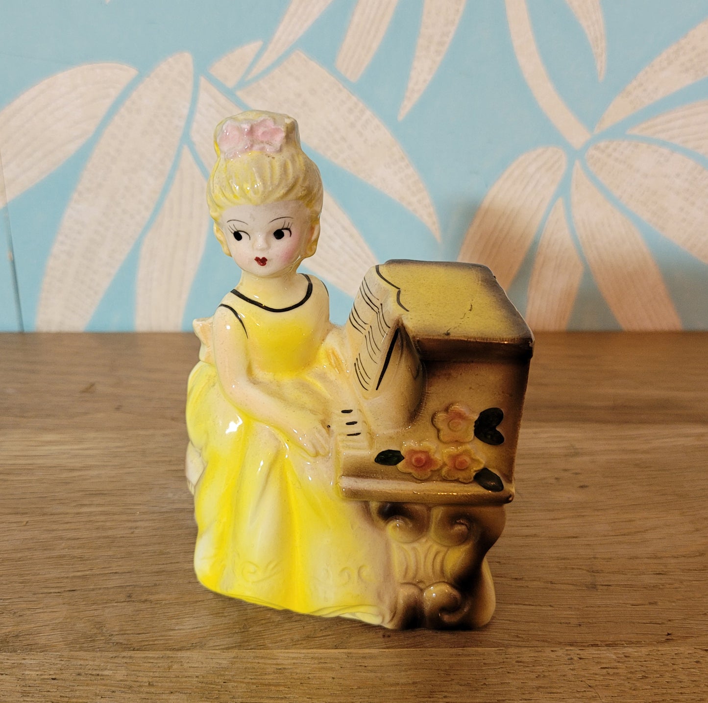 1950s/60s Japanware ceramic lady at piano planter vase
