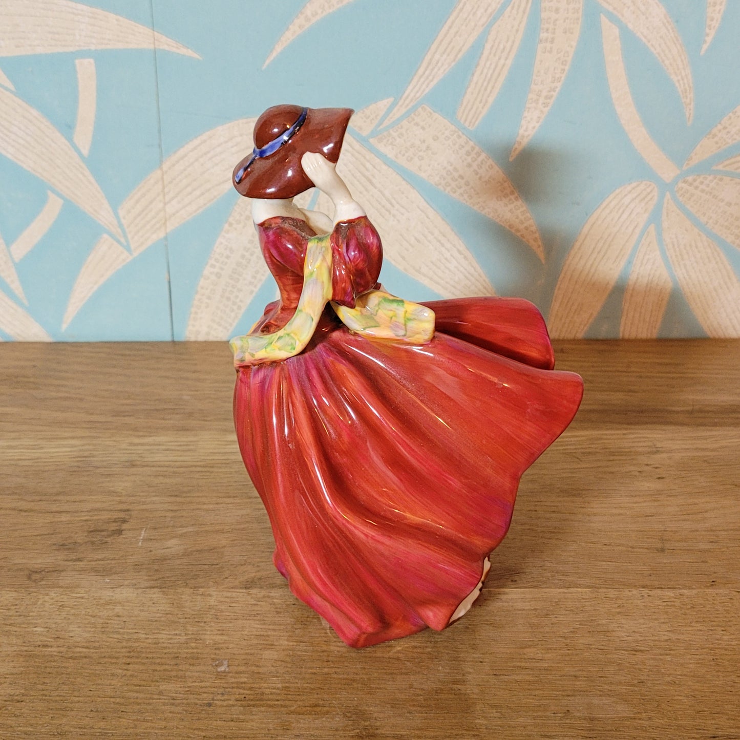 circa. 1980s Royal Doulton 'Top O' The Hill' (HN 1834) bone china figurine
