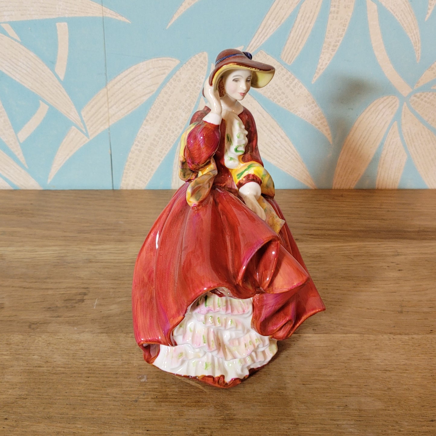 circa. 1980s Royal Doulton 'Top O' The Hill' (HN 1834) bone china figurine