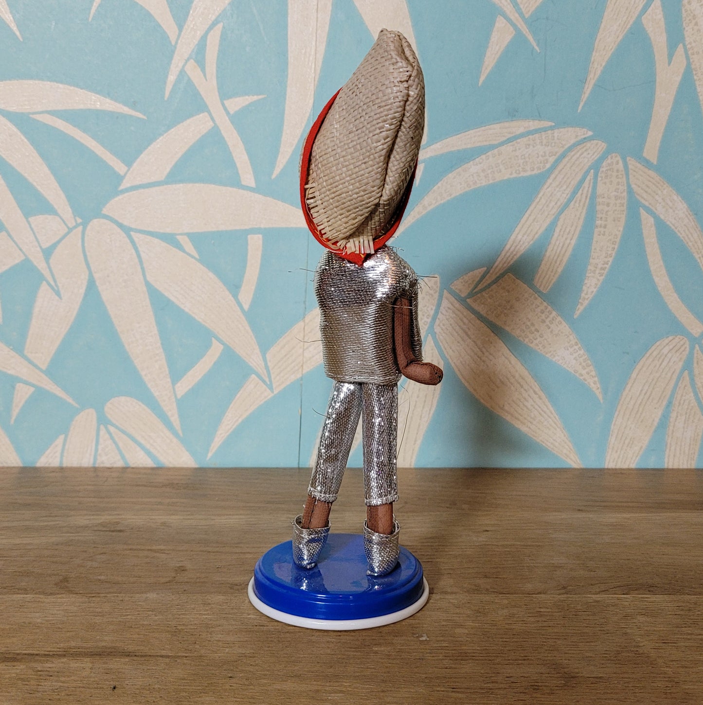 Pair of cute 1960s Bradley big eye pose dolls in co-ordinating metallic silver, & gold outfits