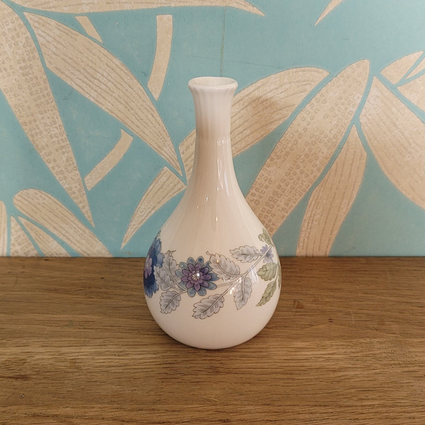 circa. 1970s Wedgwood Clementine bone china bud vase