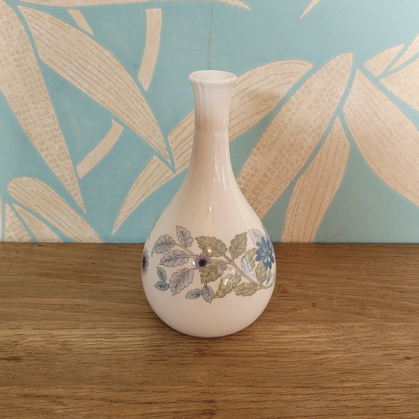 circa. 1970s Wedgwood Clementine bone china bud vase