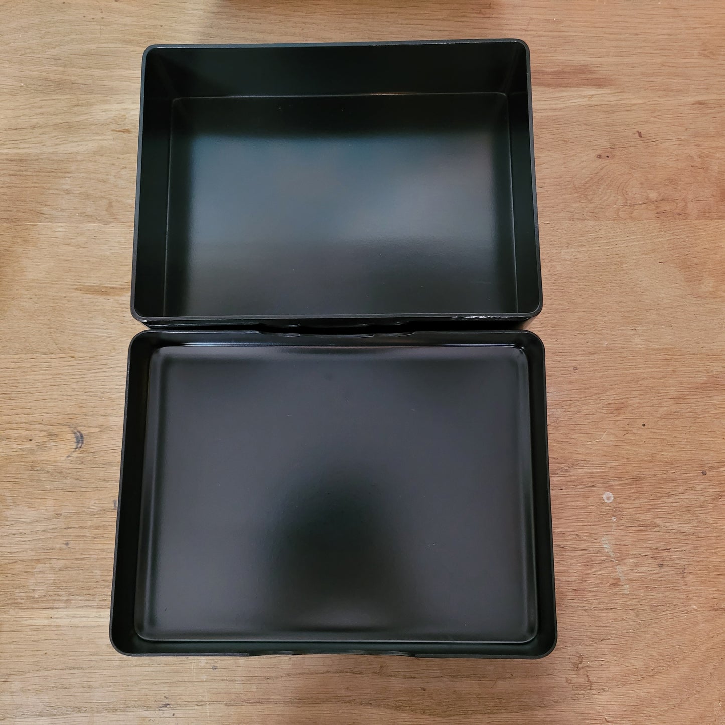 Vintage Kanebo lacquerware box with lid