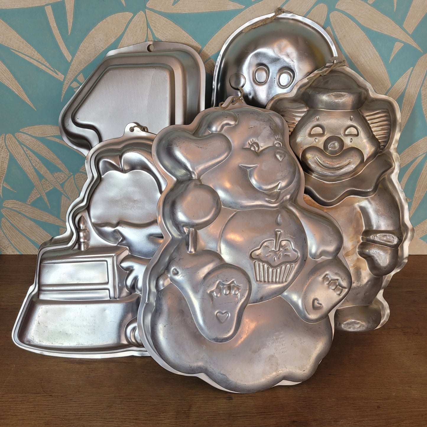 1980s Wilton character aluminum baking tins