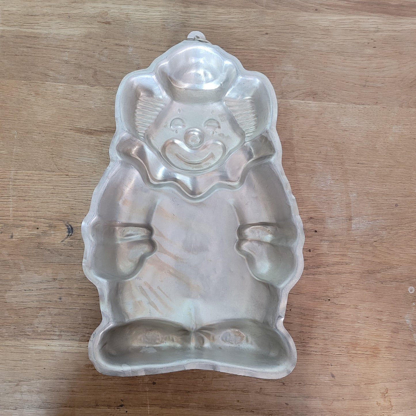 1980s Wilton character aluminum baking tins