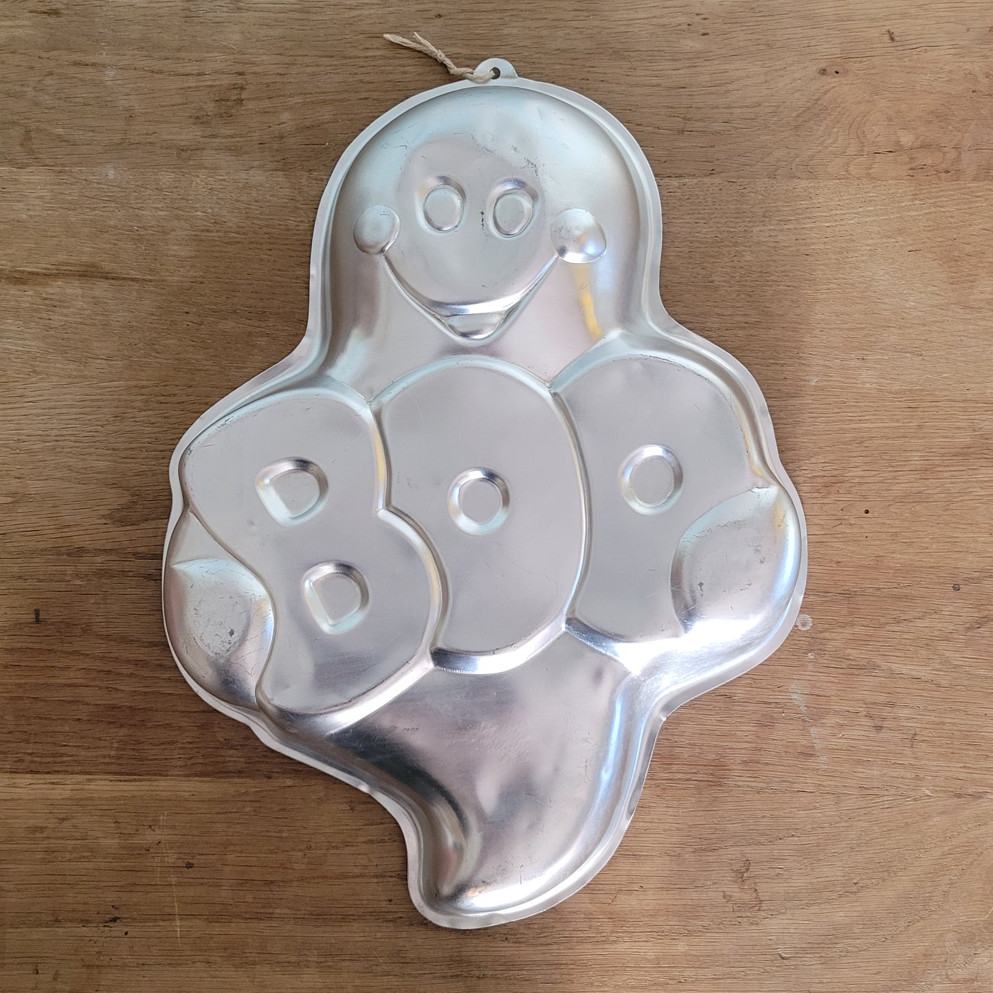 1980s Wilton character aluminum baking tins